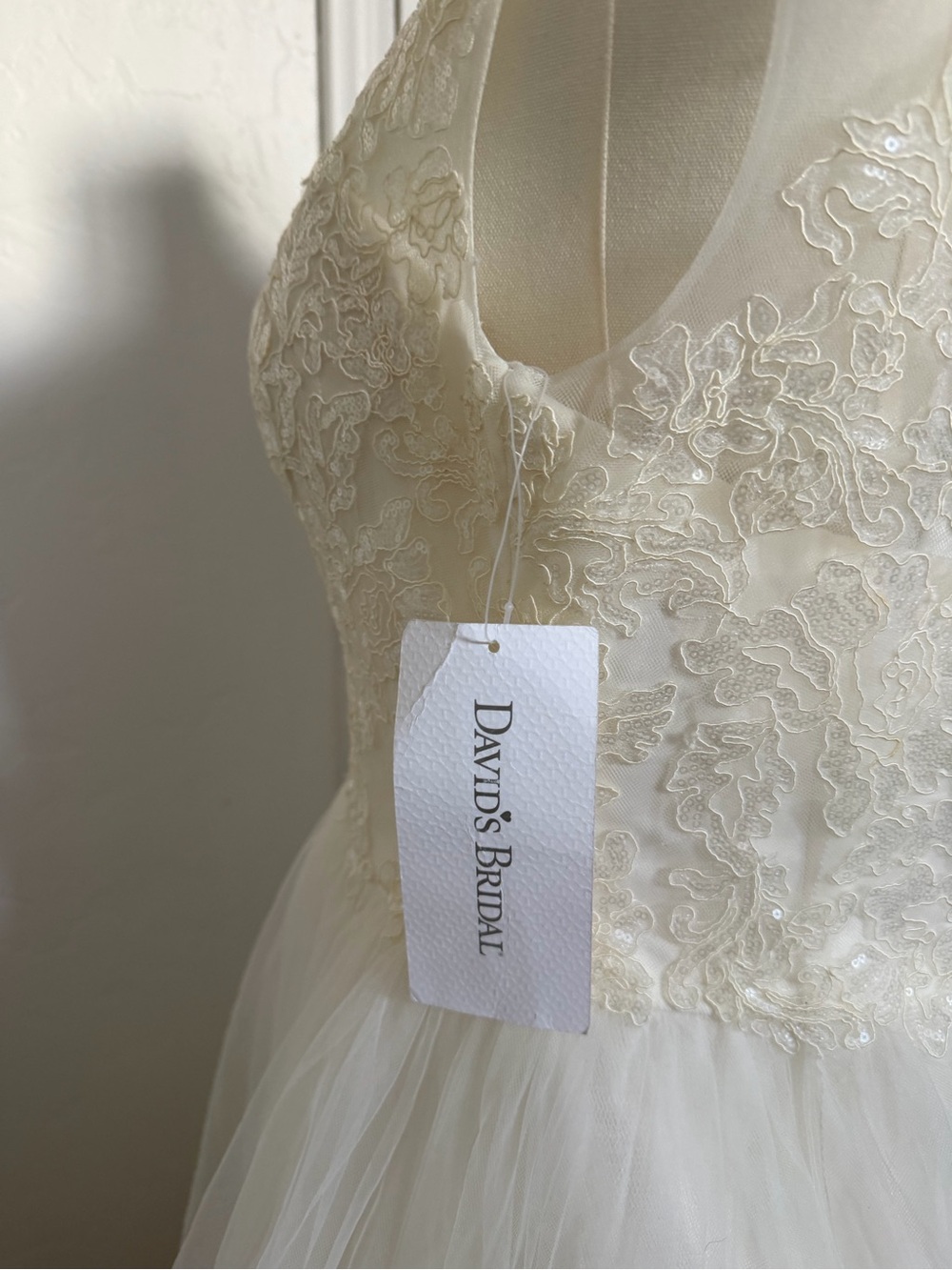 NWTs David’s Bridal Ivory Lace Appliqué Ball Gown Wedding Dress Style WG3672 - Picture 6 of 8